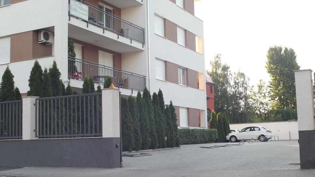 Honey Wellness Apartman Шиофок Экстерьер фото